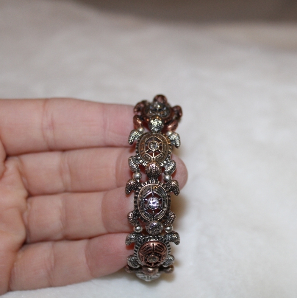 Sea Turtle Bracelet Two-Tone And Crystal Stretch